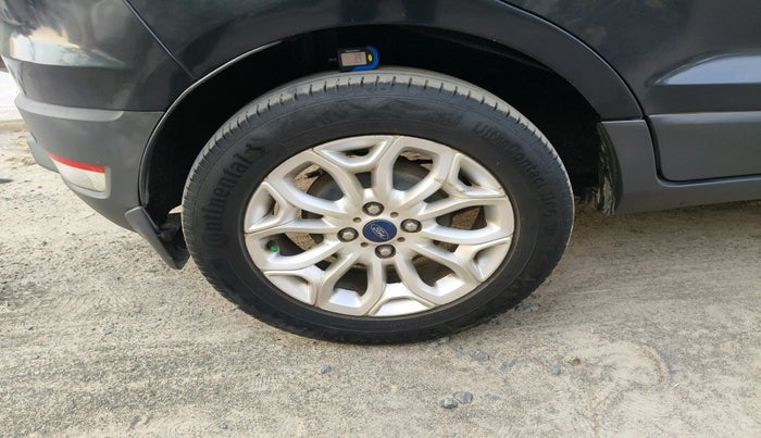 2017 Ford Ecosport TITANIUM 1.5L DIESEL, Diesel, Manual, 1,21,198 km, tyre