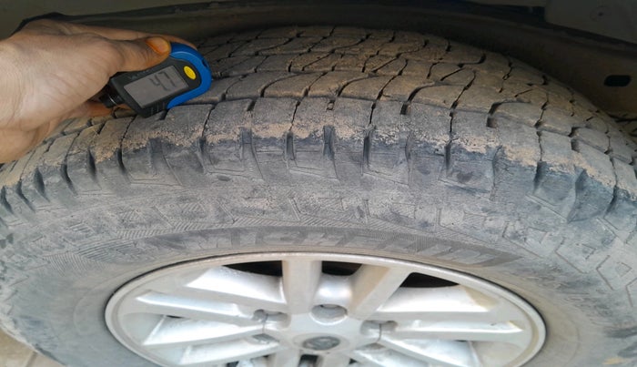 2013 Toyota Fortuner 3.0 4X2 AT, Diesel, Automatic, 52,314 km, tyre