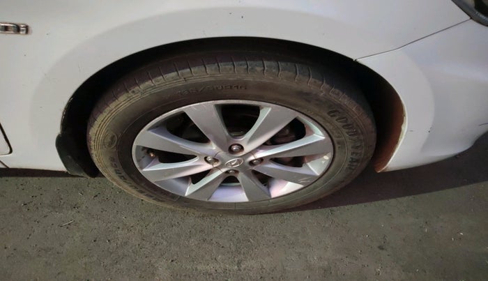 2012 Hyundai Verna FLUIDIC 1.4 CRDI EX, Diesel, Manual, 1,11,007 km, tyre