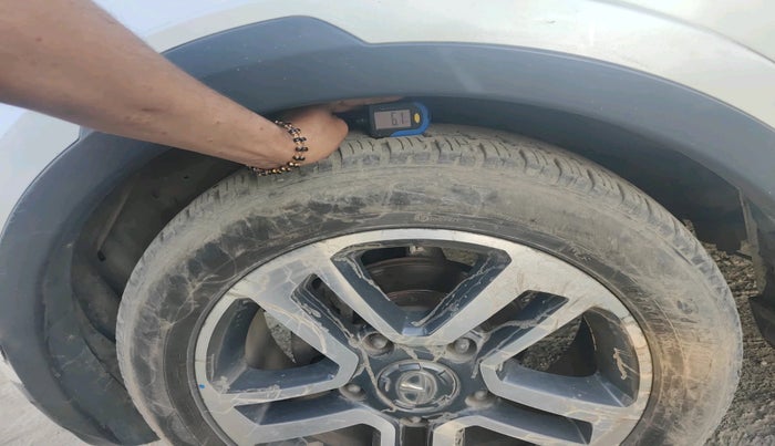 2018 Tata Hexa XTA 4X2 6 STR, Diesel, Automatic, 87,398 km, tyre