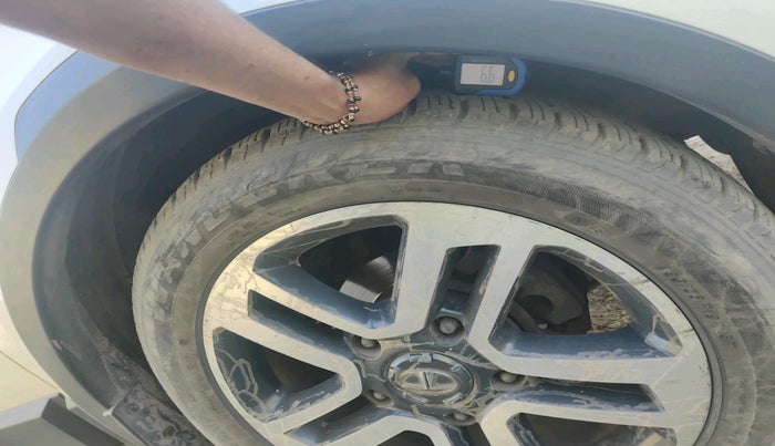 2018 Tata Hexa XTA 4X2 6 STR, Diesel, Automatic, 87,398 km, tyre