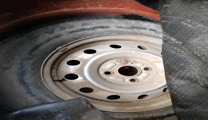 2010 Maruti Swift LXI, Petrol, Manual, 47,993 km, tyre