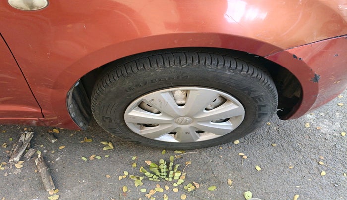 2010 Maruti Swift LXI, Petrol, Manual, 47,993 km, tyre