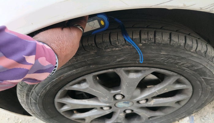 2014 Ford Figo TITANIUM 1.2 PETROL, Petrol, Manual, 78,835 km, tyre