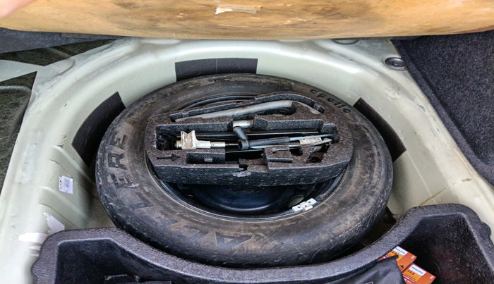 2012 Skoda Rapid ELEGANCE 1.6 TDI CR MT, Diesel, Manual, 1,72,474 km, tyre