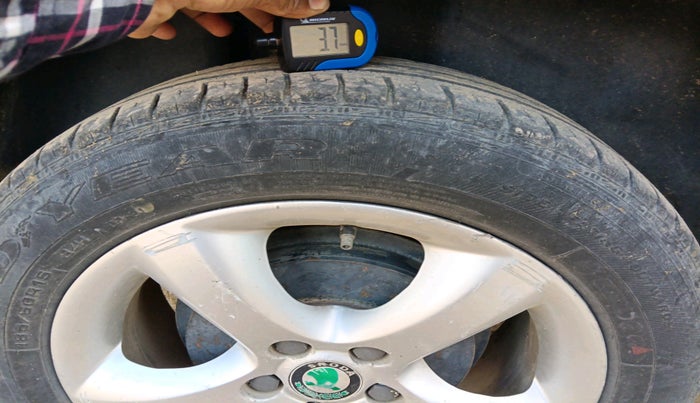 2012 Skoda Rapid ELEGANCE 1.6 TDI CR MT, Diesel, Manual, 1,72,474 km, tyre