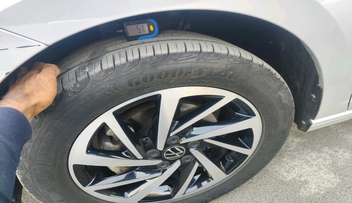 2022 Volkswagen VIRTUS TOPLINE TSI 1.0 AT, Petrol, Automatic, 17,761 km, tyre