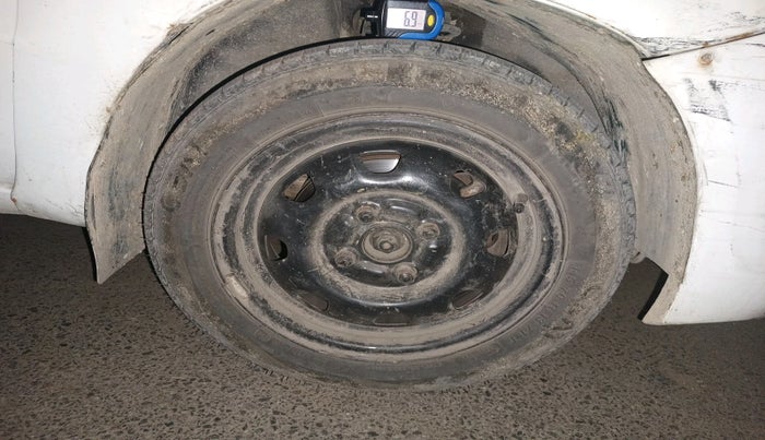 2012 Maruti Zen Estilo LXI CNG, Petrol, Manual, 2,19,787 km, tyre