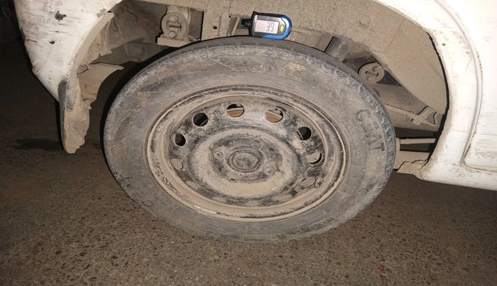 2012 Maruti Zen Estilo LXI CNG, Petrol, Manual, 2,19,787 km, tyre