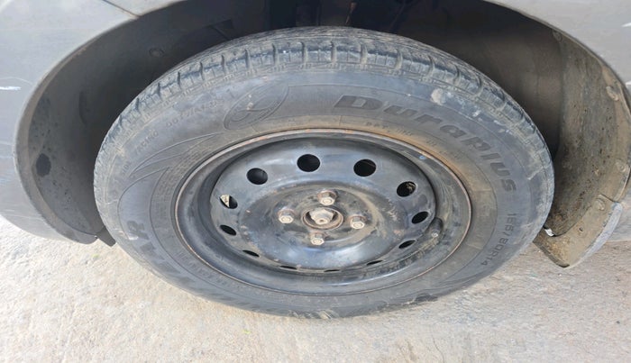 2018 Maruti Swift VDI, Diesel, Manual, 1,53,141 km, tyre