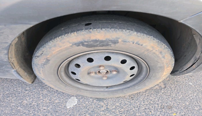 2018 Maruti Swift VDI, Diesel, Manual, 1,53,141 km, tyre