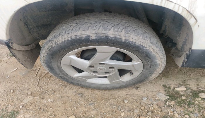 2015 Renault Duster 110 PS RXZ DIESEL, Diesel, Manual, 1,19,636 km, tyre