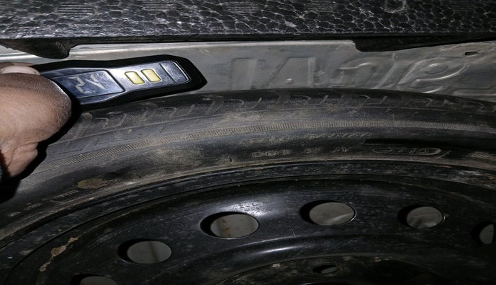 2014 Maruti Wagon R Stingray VXI, Petrol, Manual, 51,430 km, tyre