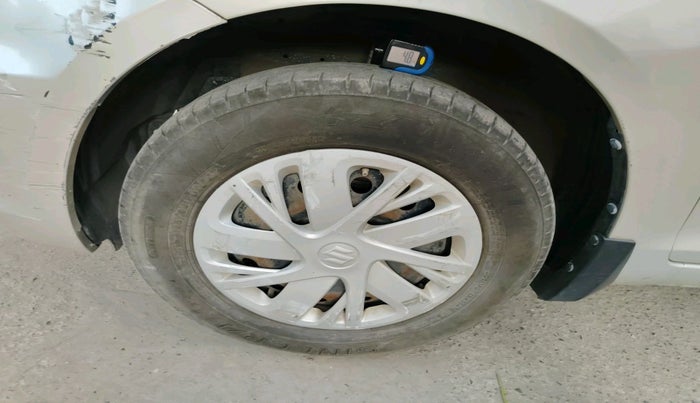 2016 Maruti Swift VXI, Petrol, Manual, 1,15,283 km, tyre