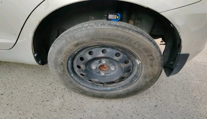 2016 Maruti Swift VXI, Petrol, Manual, 1,15,283 km, tyre