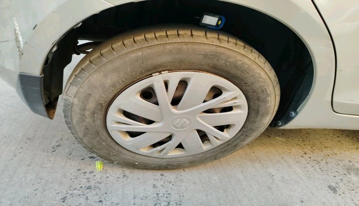 2016 Maruti Swift VXI, Petrol, Manual, 1,15,283 km, tyre