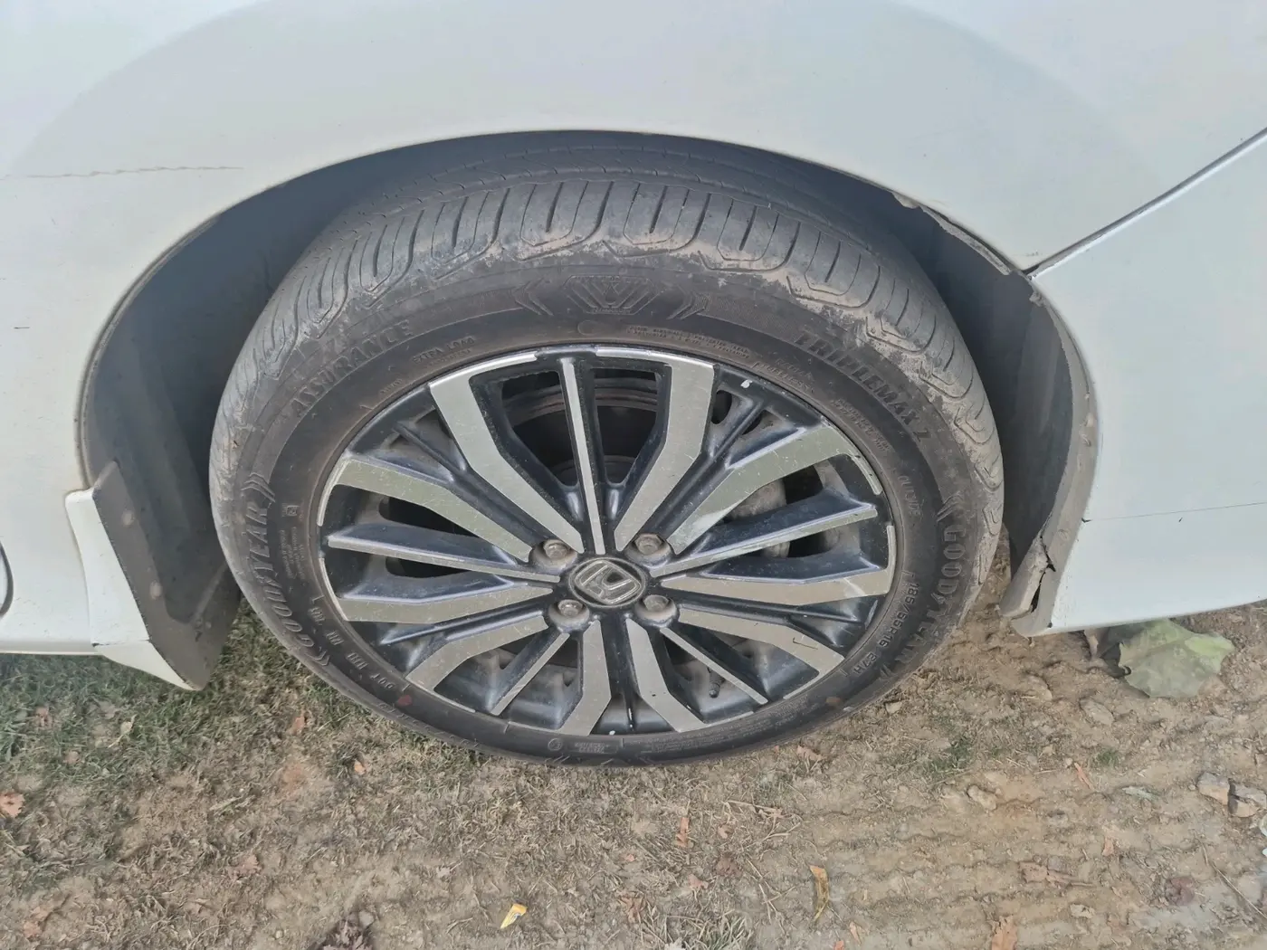 2017 Honda City 1.5L I-VTEC VX, Petrol, Manual, 1,10,372 km, tyre