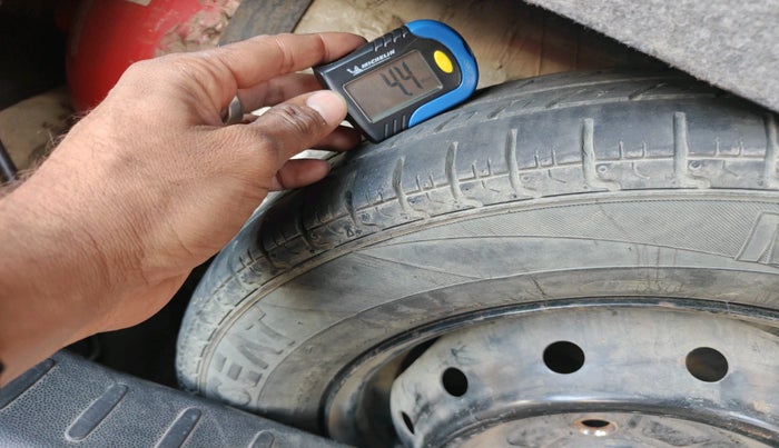 2019 Maruti Alto VXI, Petrol, Manual, 85,595 km, tyre