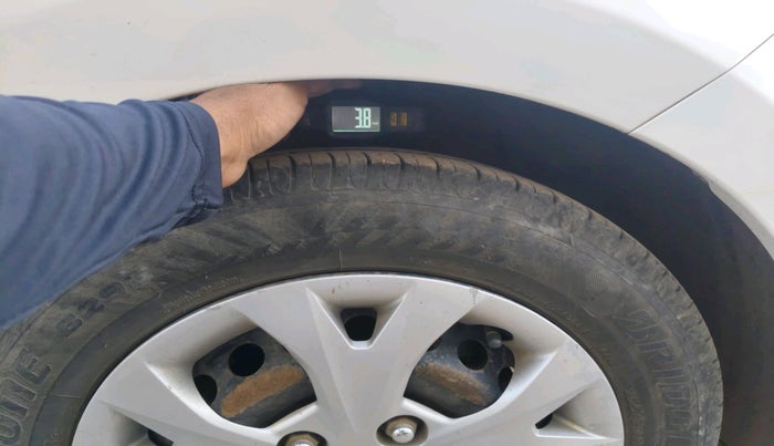 2015 Hyundai Grand i10 SPORTZ 1.2 KAPPA VTVT, Petrol, Manual, 65,763 km, tyre