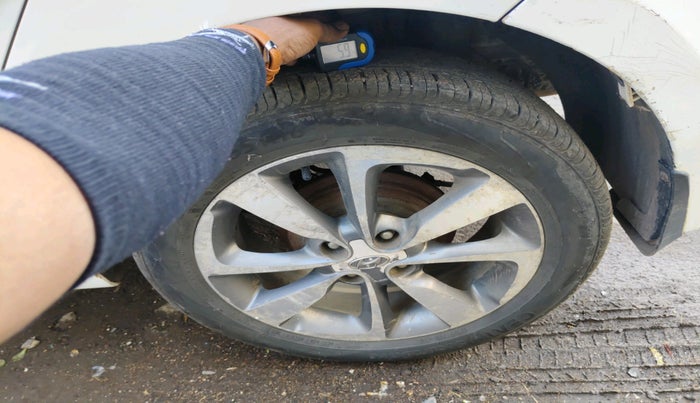 2015 Hyundai Elite i20 ASTA 1.4 CRDI, Diesel, Manual, 1,28,568 km, tyre