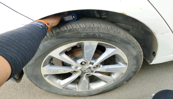 2015 Hyundai Elite i20 ASTA 1.4 CRDI, Diesel, Manual, 1,28,568 km, tyre