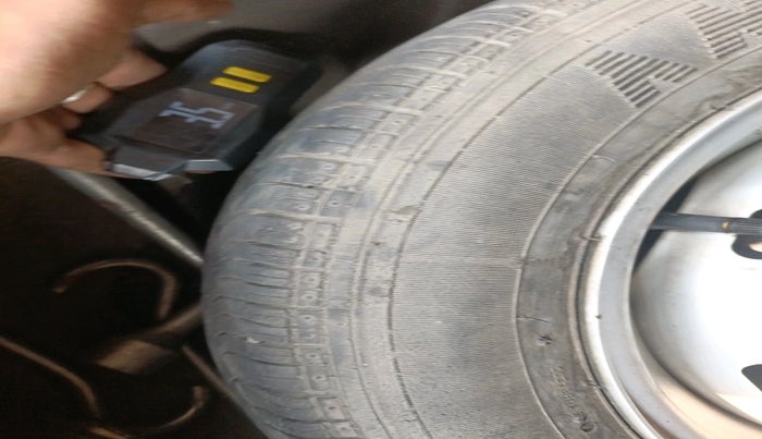 2011 Maruti Zen Estilo LXI, Petrol, Manual, 53,105 km, tyre