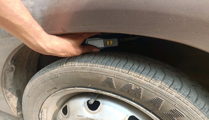 2011 Maruti Zen Estilo LXI, Petrol, Manual, 53,105 km, tyre