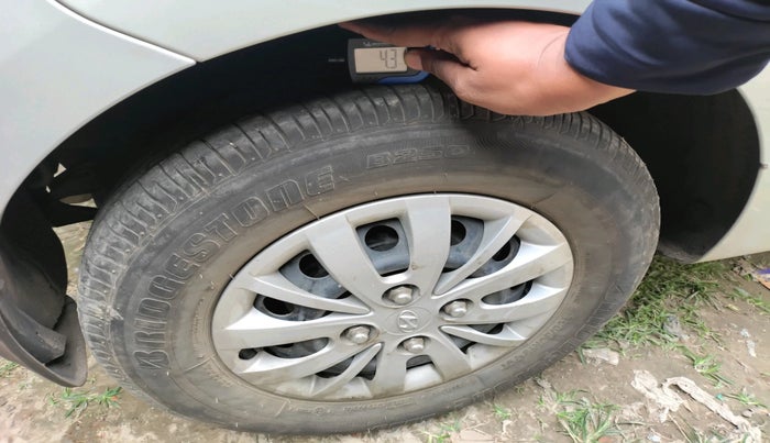 2015 Hyundai i10 SPORTZ 1.1, Petrol, Manual, 7,997 km, tyre