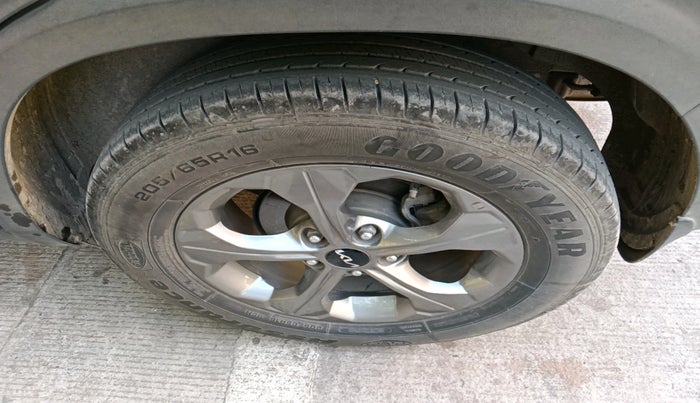 2022 KIA SELTOS HTK PLUS 1.5 IMT, Petrol, Manual, 23,638 km, tyre