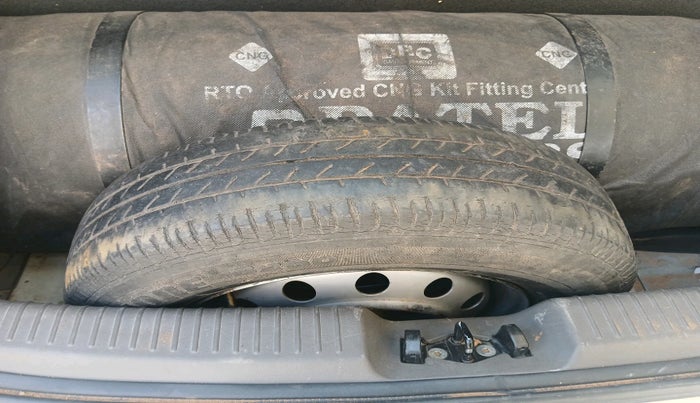 2014 Hyundai i10 MAGNA 1.1, Petrol, Manual, 90,124 km, tyre