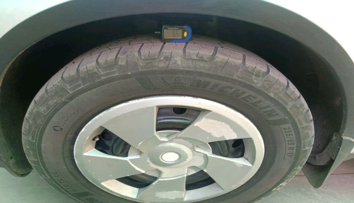 2018 Mahindra XUV500 W7, Diesel, Manual, 1,34,933 km, tyre