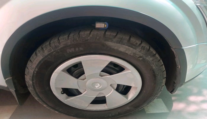 2018 Mahindra XUV500 W7, Diesel, Manual, 1,34,933 km, tyre