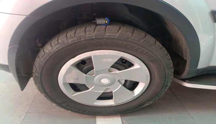 2018 Mahindra XUV500 W7, Diesel, Manual, 1,34,933 km, tyre