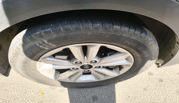 2016 Hyundai Creta SX PLUS 1.6 PETROL, Petrol, Manual, 28,478 km, tyre