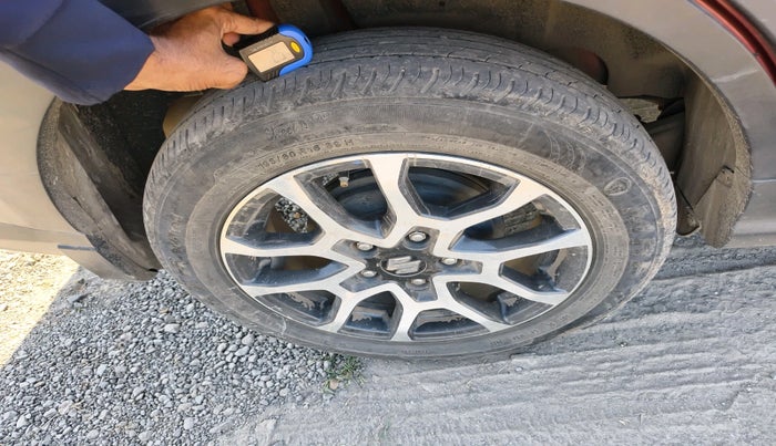 2023 Maruti XL6 ALPHA AT, Petrol, Automatic, 24,887 km, tyre