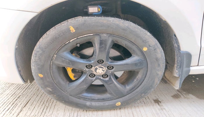 2014 Skoda Rapid ELEGANCE 1.6 TDI CR MT, Diesel, Manual, 1,00,196 km, tyre