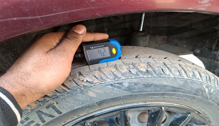 2015 Honda Amaze 1.2L I-VTEC S, Petrol, Manual, 84,511 km, tyre