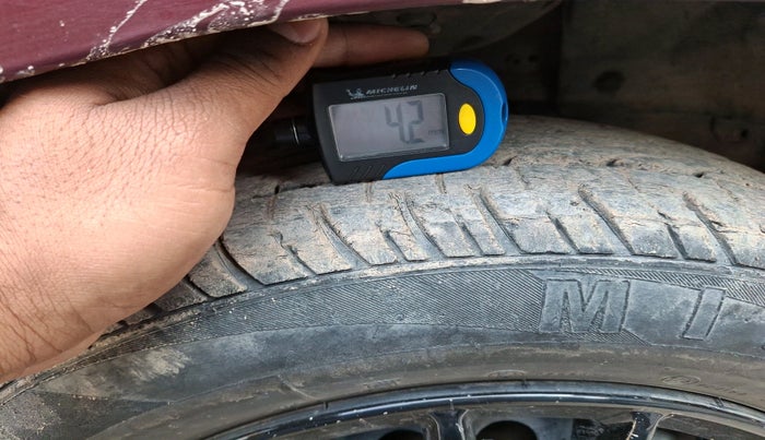 2015 Honda Amaze 1.2L I-VTEC S, Petrol, Manual, 84,511 km, tyre