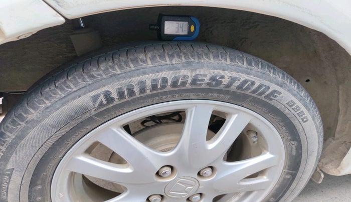 2013 Honda Brio VX AT, Petrol, Automatic, 82,545 km, tyre