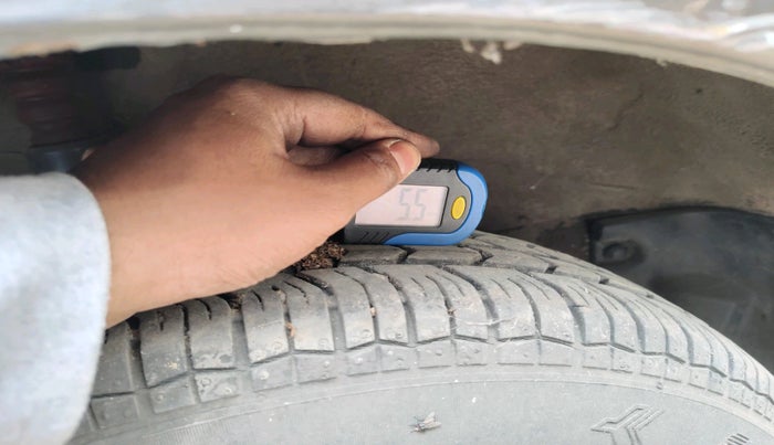 2010 Maruti Ritz LXI, Petrol, Manual, 1 km, tyre