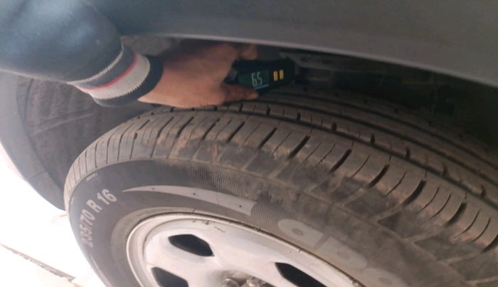 2022 Tata Safari XM, Diesel, Manual, 20,056 km, tyre