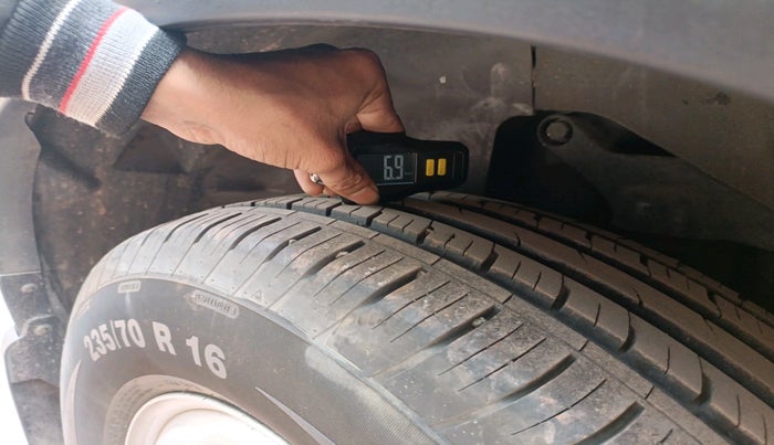 2022 Tata Safari XM, Diesel, Manual, 20,056 km, tyre