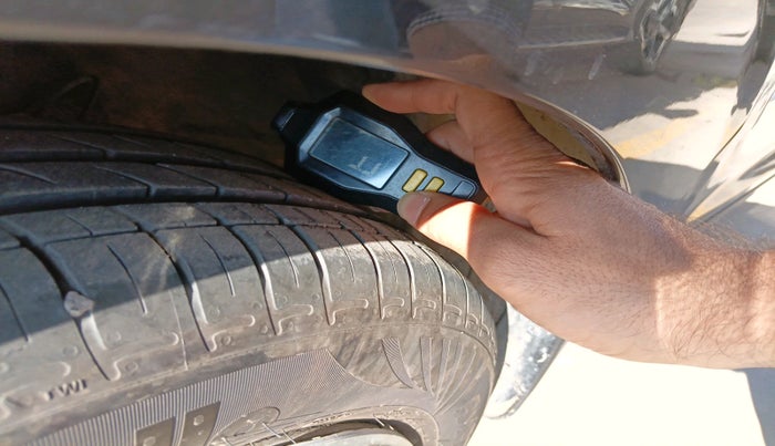 2025 Hyundai GRAND I10 NIOS ERA 1.2 KAPPA VTVT, Petrol, Manual, 10,241 km, tyre