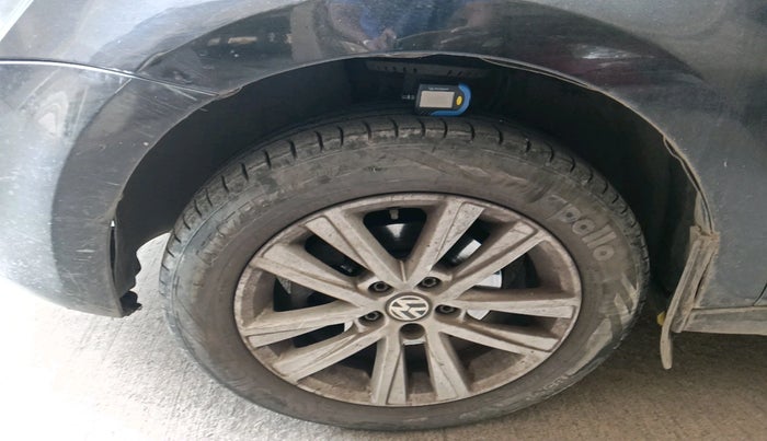 2014 Volkswagen Polo HIGHLINE1.2L, Petrol, Manual, 55,056 km, tyre