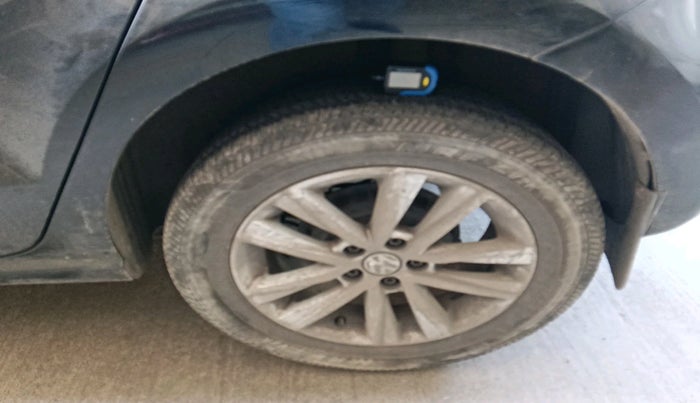 2014 Volkswagen Polo HIGHLINE1.2L, Petrol, Manual, 55,056 km, tyre