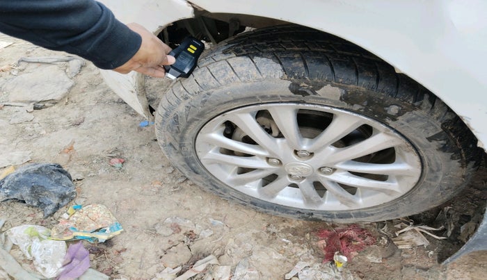 2011 Toyota Etios V, Petrol, Manual, 50,661 km, tyre