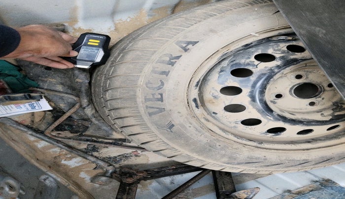 2011 Toyota Etios V, Petrol, Manual, 50,661 km, tyre