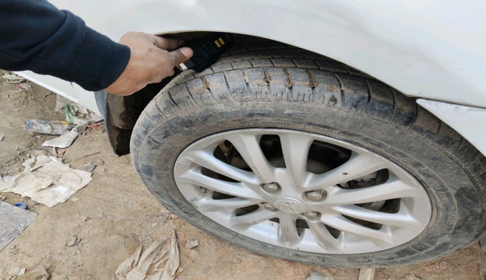 2011 Toyota Etios V, Petrol, Manual, 50,661 km, tyre