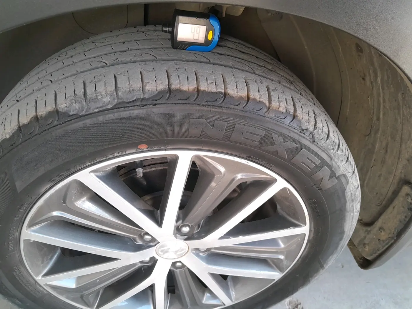2019 Hyundai Tucson GLS 2WD AT PETROL, Petrol, Automatic, 83,529 km, tyre