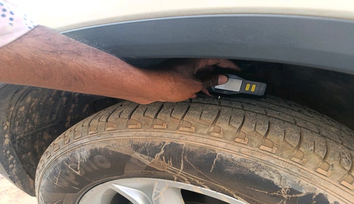 2019 Tata Harrier XZ 2.0L, Diesel, Manual, 1,11,708 km, tyre